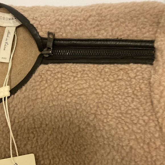 BCBG NWT Runway Nadya Top. Tan Sherpa Texture and Brown Faux Leather. Size XXS. - Picture 3 of 10